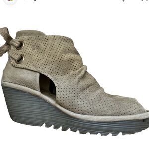 Fly London Beige peep toe wedge sandals size EU 8 leather